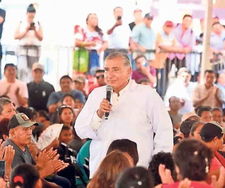 Fustiga Adán a Fox por programas sociales Fustiga Adán a Fox por programas sociales