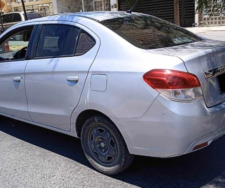 Viajan en auto con reporte de robo