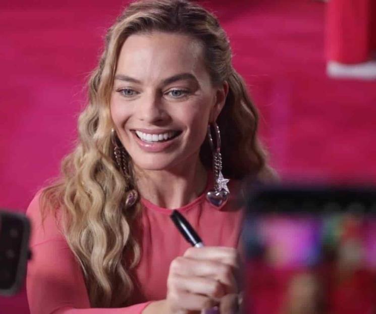 Margot Robbie hace lenguaje de señas y se vuelve viral Margot Robbie hace lenguaje de señas y se vuelve viral