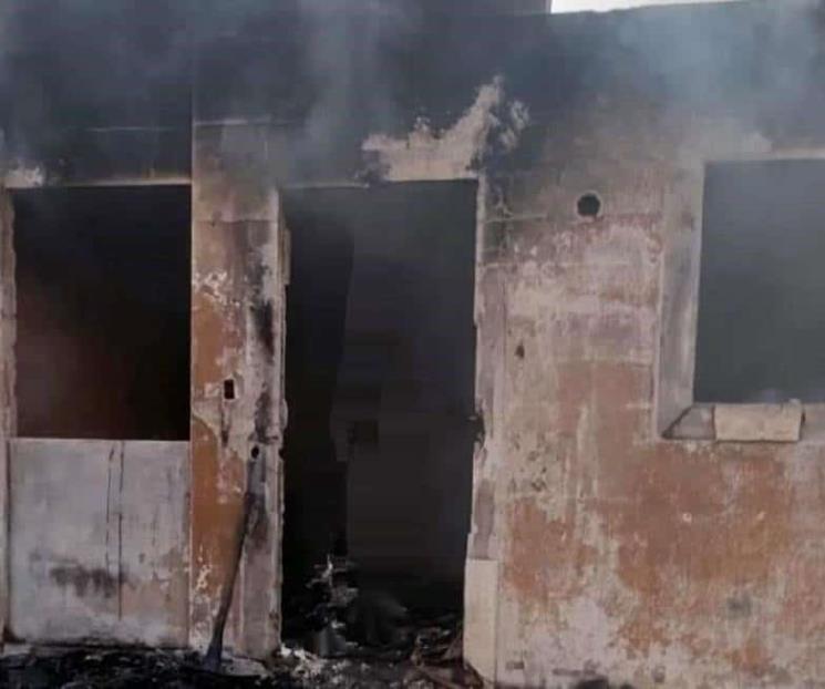 Arde casa abandonada