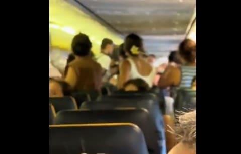 Pasajeros padecen 42 grados en vuelo de Málaga a Milán Pasajeros padecen 42 grados en vuelo de Málaga a Milán