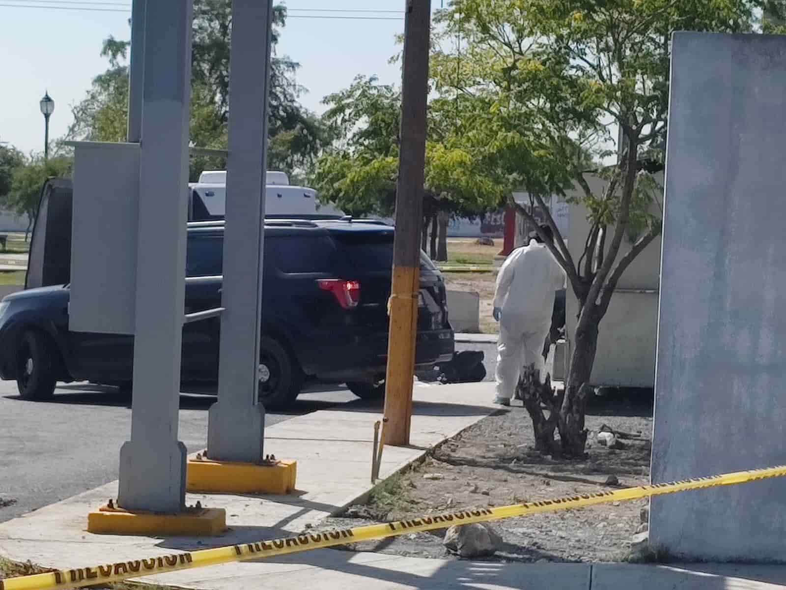 La cabeza de una persona dentro de una hielera, fue encontrada ayer junto a la Carretera a Monclova a la altura del centro del municipio de Abasolo.