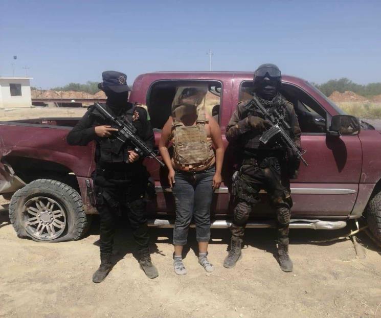 Reportan disparos y arrestan a mujer armada en Anáhuac