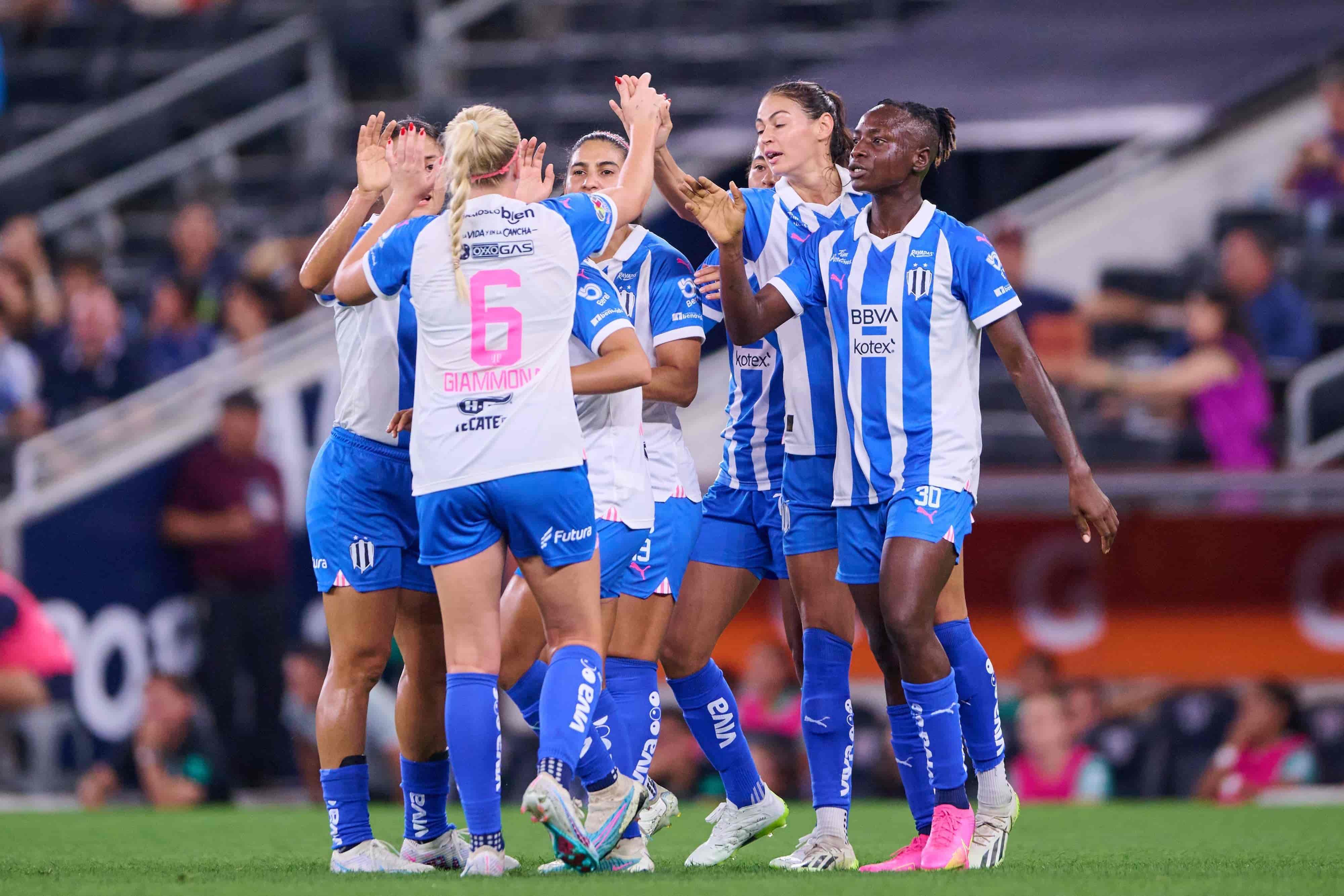 Rayadas consiguen su primer triunfo de la temporada.