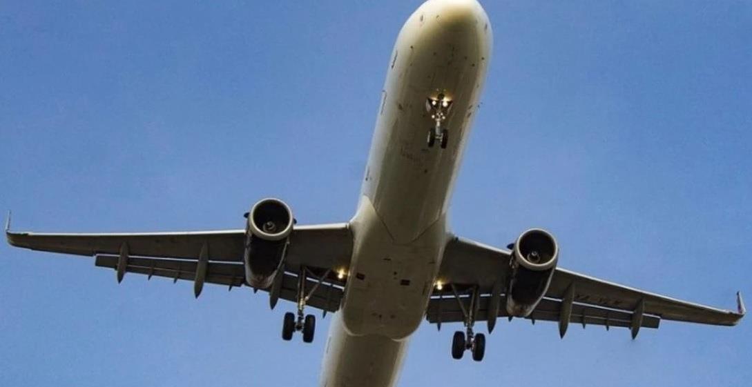 FGR aseguró avión privado en la zona de hangares del AICM