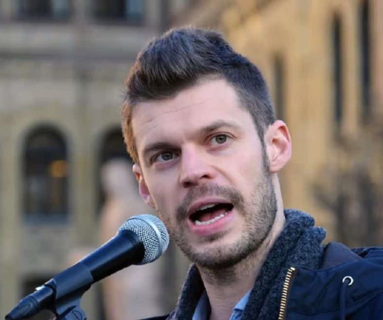 Líder de partido noruego renuncia tras robarse unos lentes