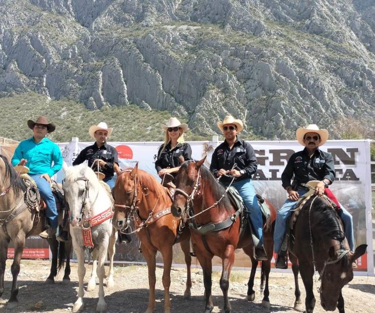 Invita Nava a la cabalgata de Santa Catarina
