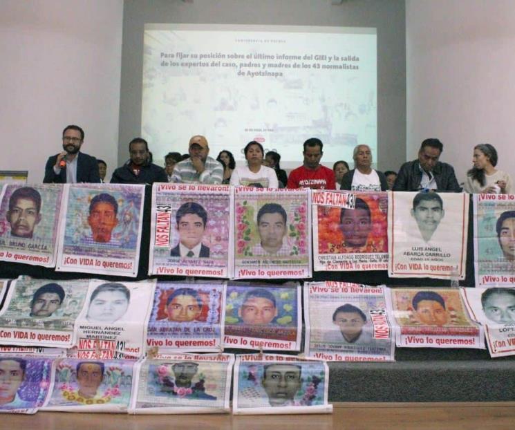 Solicitan padres de los 43 diálogo con AMLO