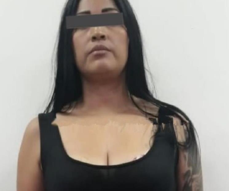 Cae mujer tras cateo en Monterrey