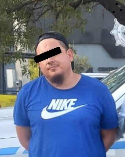 Un hombre que presuntamente se llevó a su hijo hace casi dos años, sin el consentimiento de su pareja, fue detenido por oficiales del Grupo Ciclista de la Policía de Monterrey, cuando por casualidad la mamá del pequeño los observó caminando en la Plaza Garibaldi del centro de la ciudad.