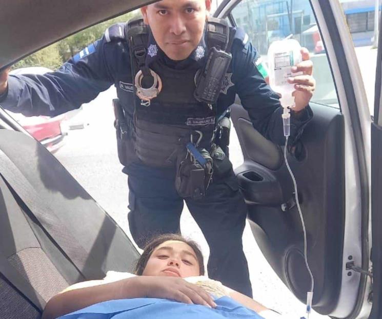 Destacan policías de Santa Catarina por su labor altruista