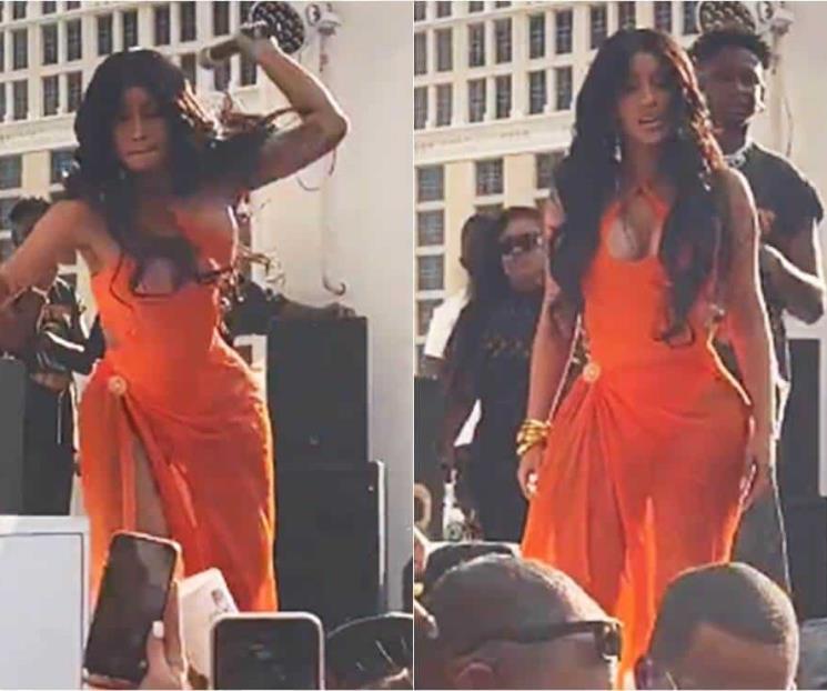Golpea Cardi B a fan con un micrófono