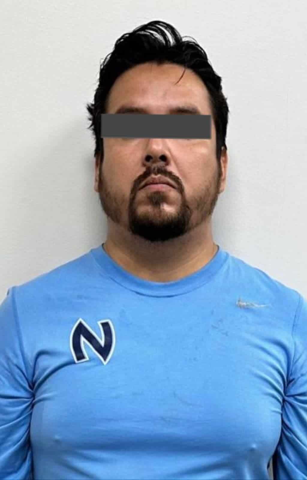 Un hombre fue detenido por agentes de la Fiscalía Especializada Antisecuestros, tras agredir en su propio domicilio a un arquitecto en San Nicolás, y después abandonar su cuerpo, en un tambo metálico en una brecha en Apodaca.