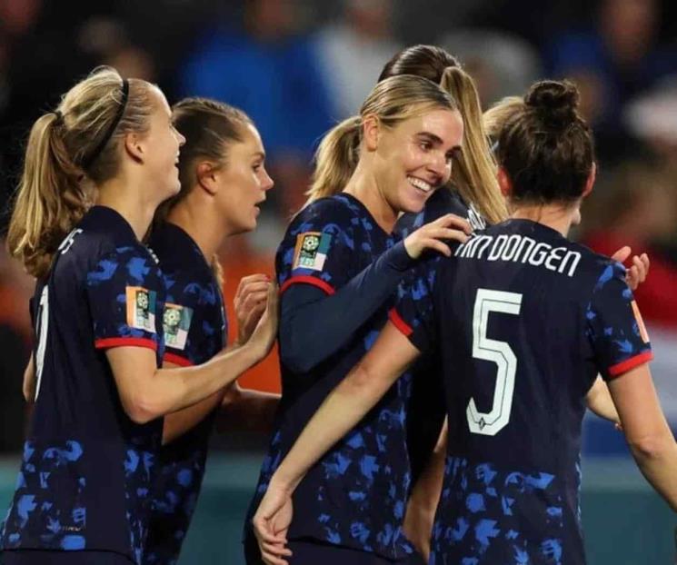 Avanzan Holanda y EU a octavos en el Mundial Femenil