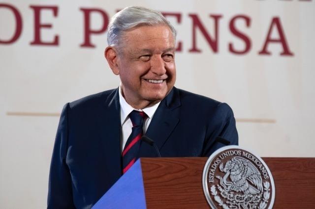 AMLO presume encuesta que lo muestra con 84% de aprobación