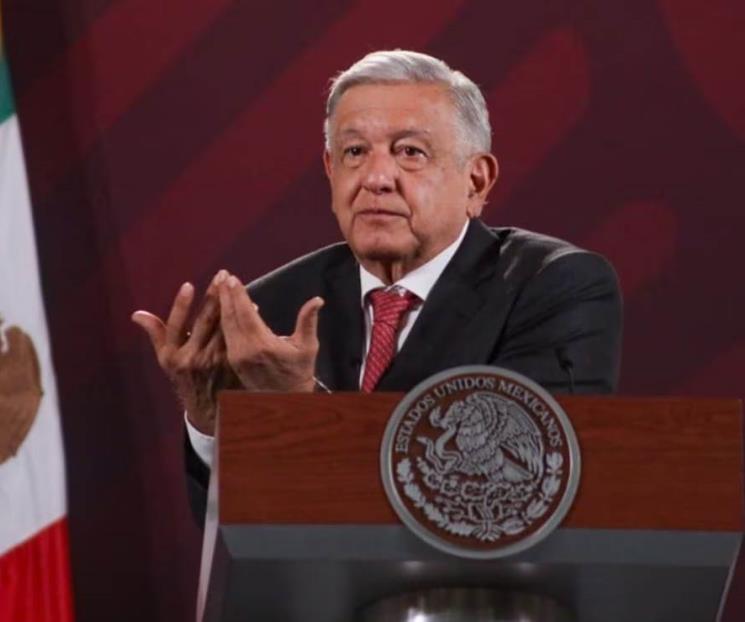 Anuncia AMLO conferencias vespertinas para defender libros