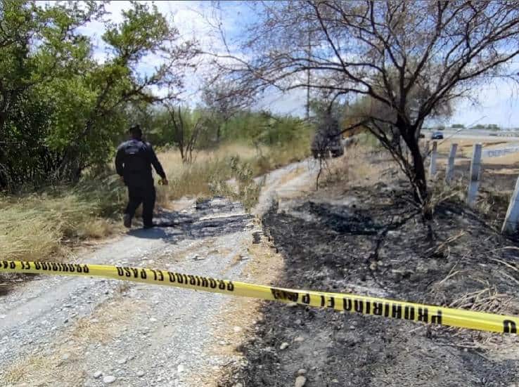 Una intensa movilización policiaca se registró en el municipio de Juárez, al reportarse el hallazgo de un hombre ejecutado y abandonado en una brecha.
