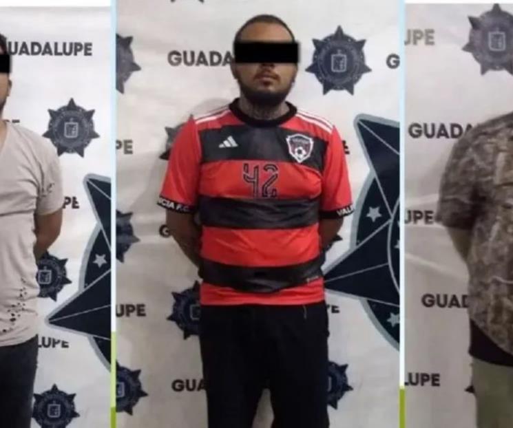 Detienen a tres hombres por entrar a la cancha del BBVA 