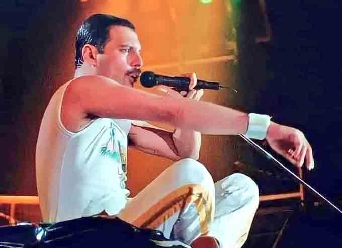 Exhibirán pertenencias de Freddie Mercury en Londres
