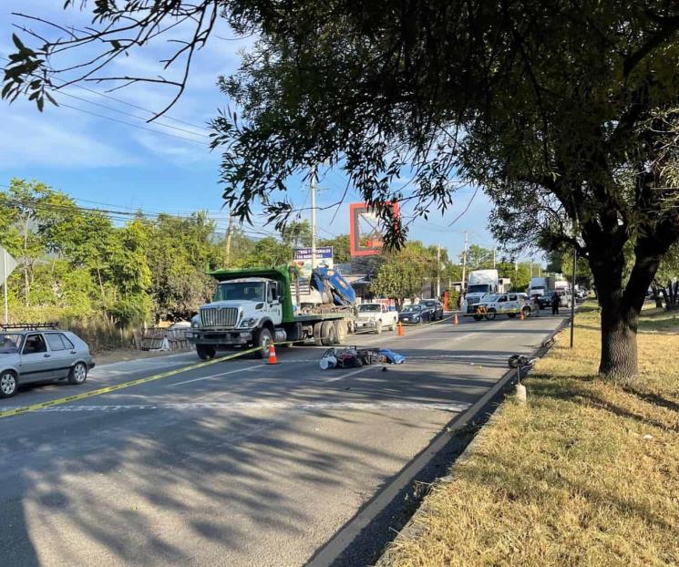 Embiste y mata a motociclista