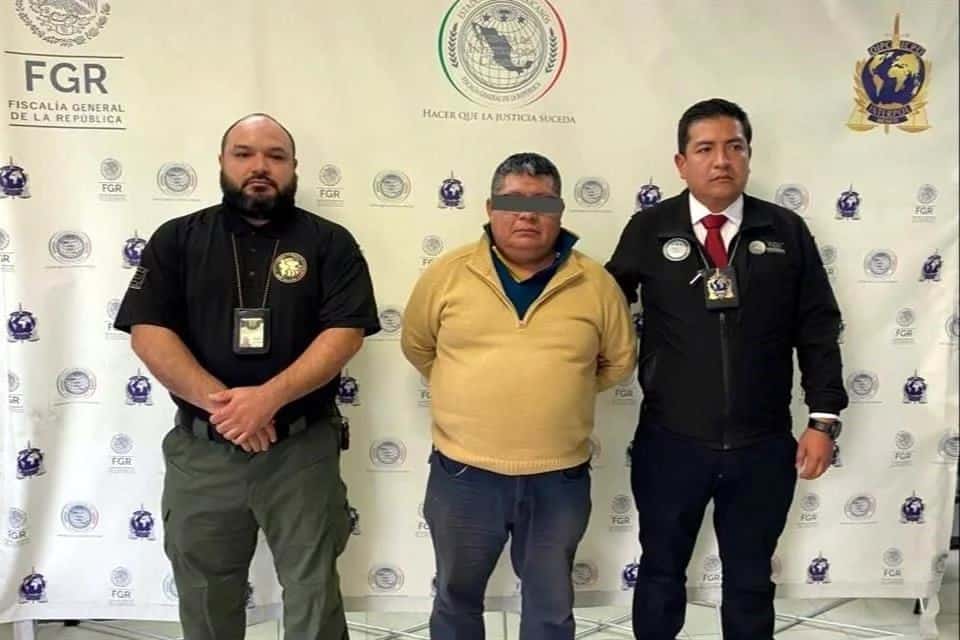 Un médico quiropráctico de origen peruano, fue extraditado por la Interpol y la Fiscalía General de la República, al contar con una orden de aprehensión vigente, por el delito de abuso sexual, contra una de sus pacientes en Monterrey.