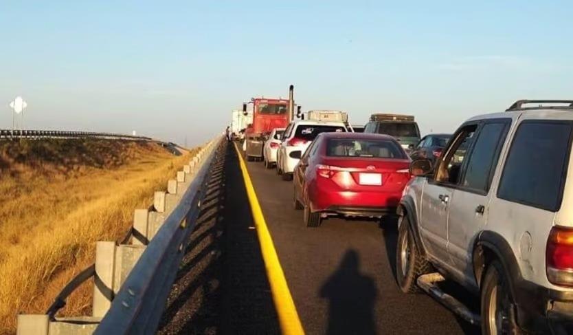 Reynosa amanece con bloqueo de carretera a Matamoros Reynosa amanece con bloqueo de carretera a Matamoros