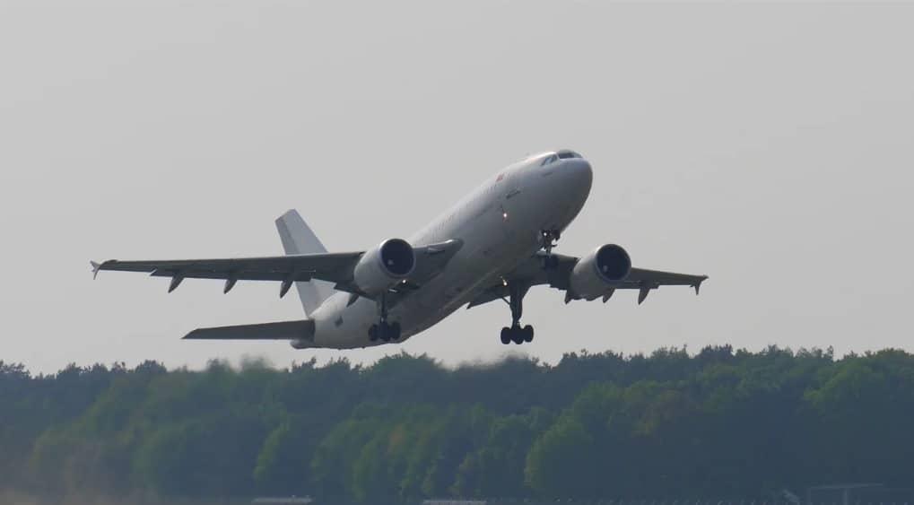 Piden considerar aviación comercial, industria estratégica