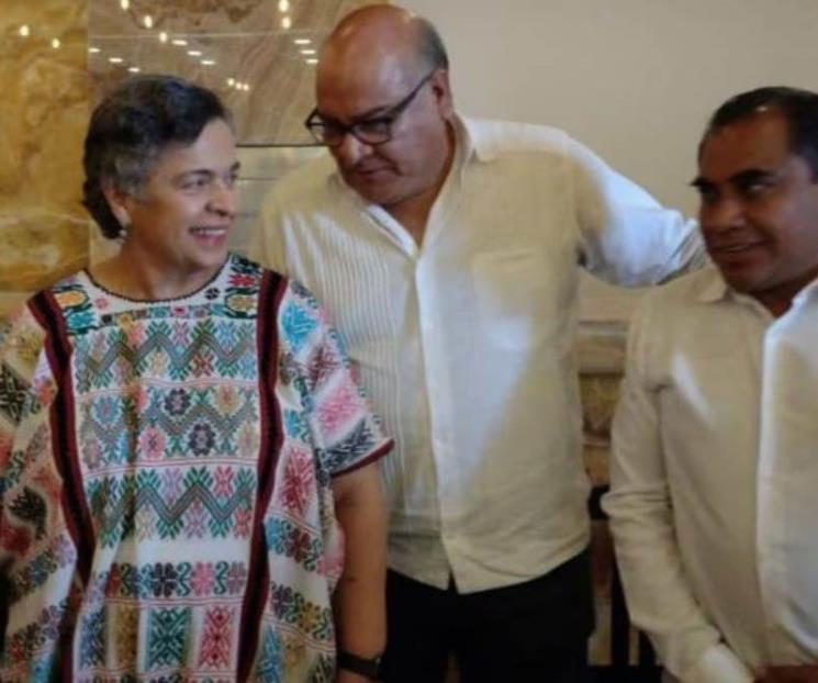 AMLO quiere poner candidatos en los partidos: Paredes