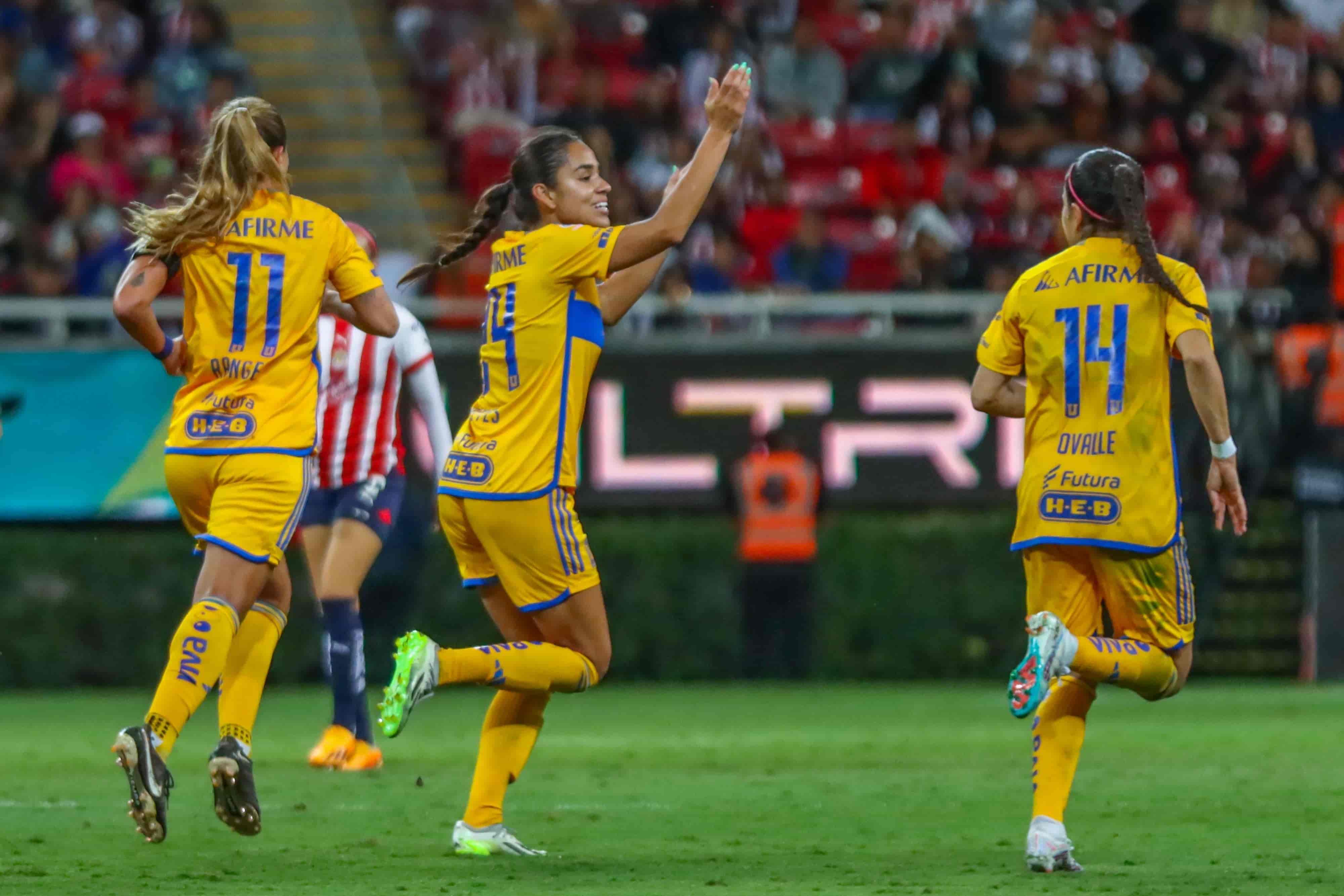 Maricarmen Reyes anota.