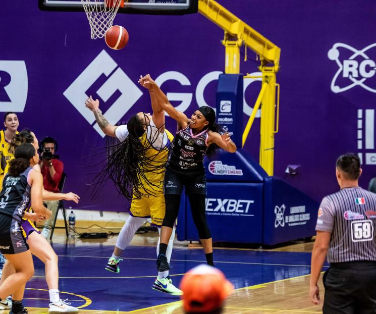 Pega primero Fuerza Regia Femenil