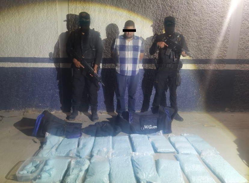 Detienen a hombre con 50 kg de fentanilo en Cadereyta