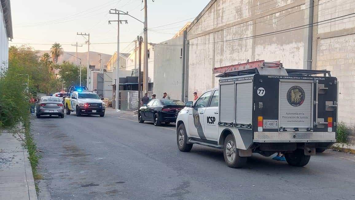 El cuerpo de un masculino con golpes dentro de una bodega, movilizó a agentes ministeriales al norte de la ciudad.