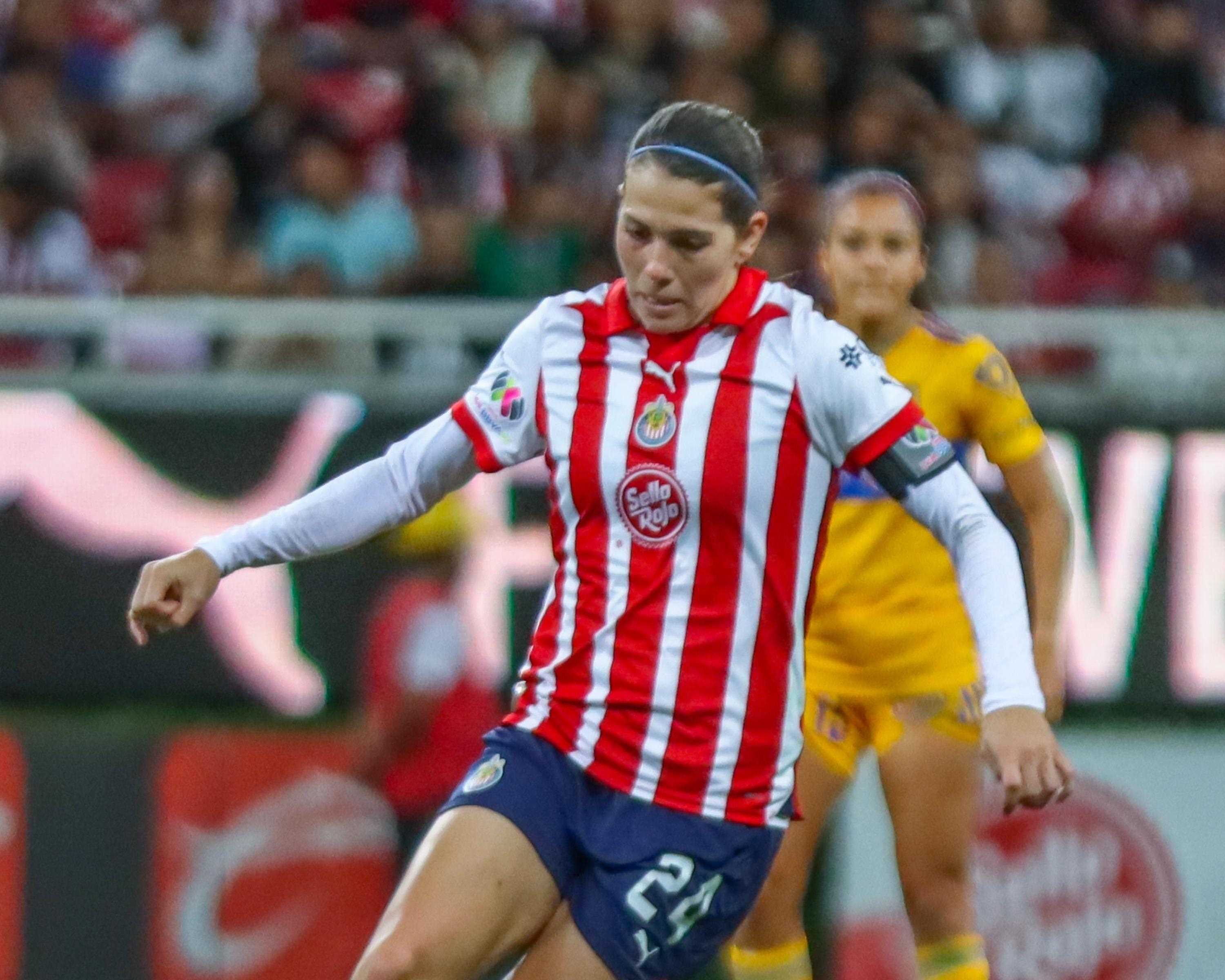 Alicia Cervantes anota.