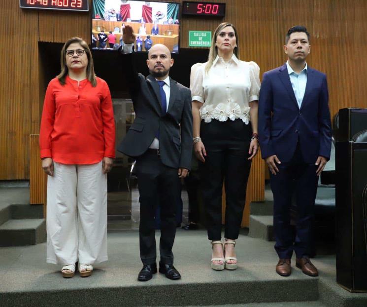Toma protesta diputado suplente del PAN