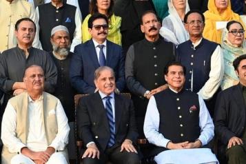 Presidente de Pakistán disuelve el Parlamento