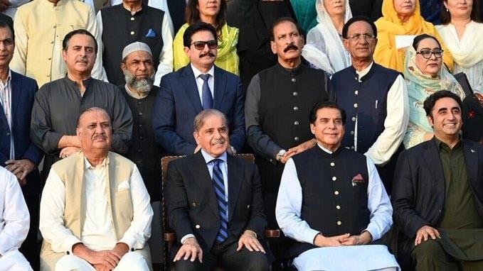 Presidente de Pakistán disuelve el Parlamento Presidente de Pakistán disuelve el Parlamento