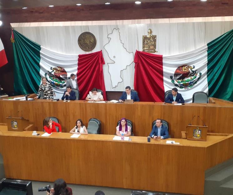 Comienza en Congreso disputa de curules por renuncias