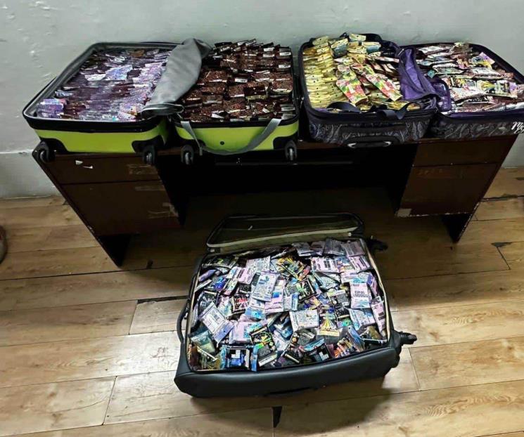 Aseguran mil cigarros de marihuana en aeropuerto de Tijuana