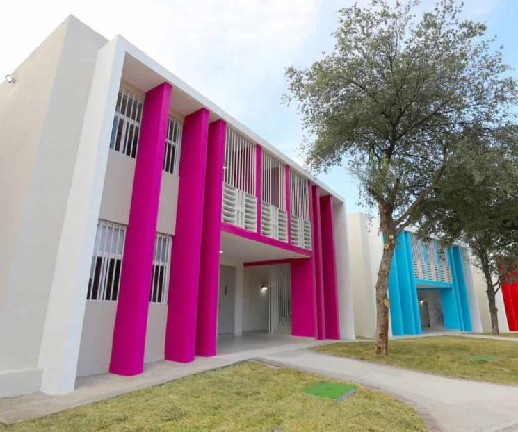 Inaugura Mariana primera etapa de Capullos Renace