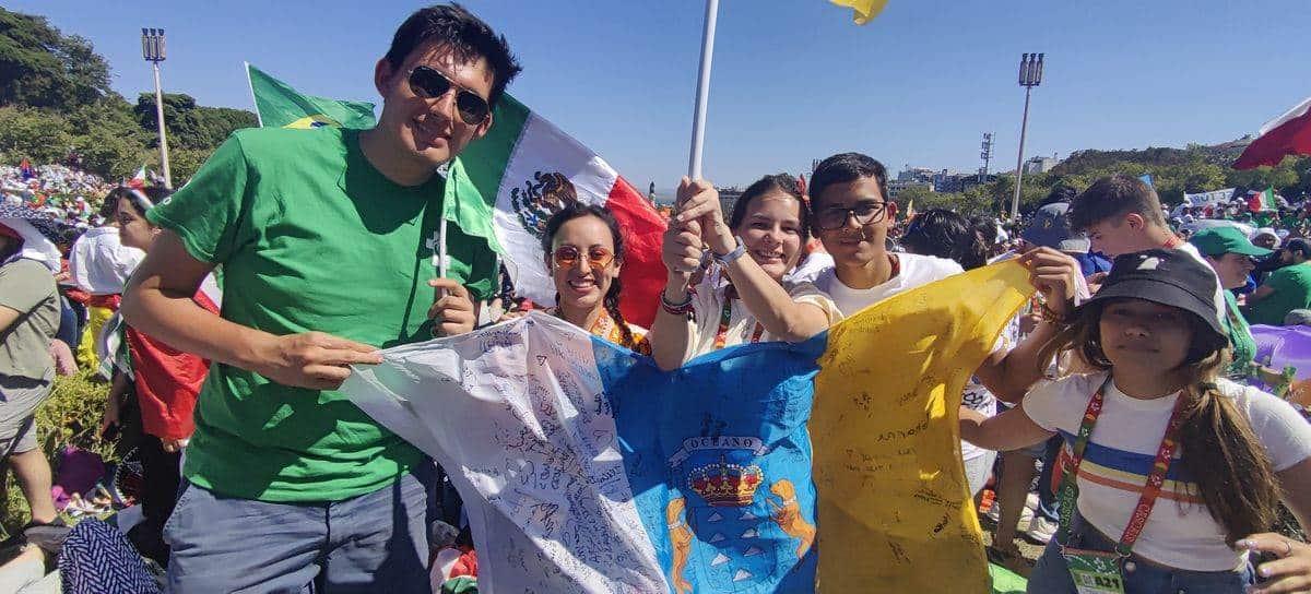 Viajan estudiantes para escuchar mensaje de papa Francisco