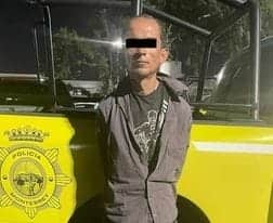 Luego de que presuntamente amenazó a su vecina con matarla, un hombre fue detenido por oficiales de la Policía de Investigación de Monterrey, la noche del jueves en la Colonia Vidriera.