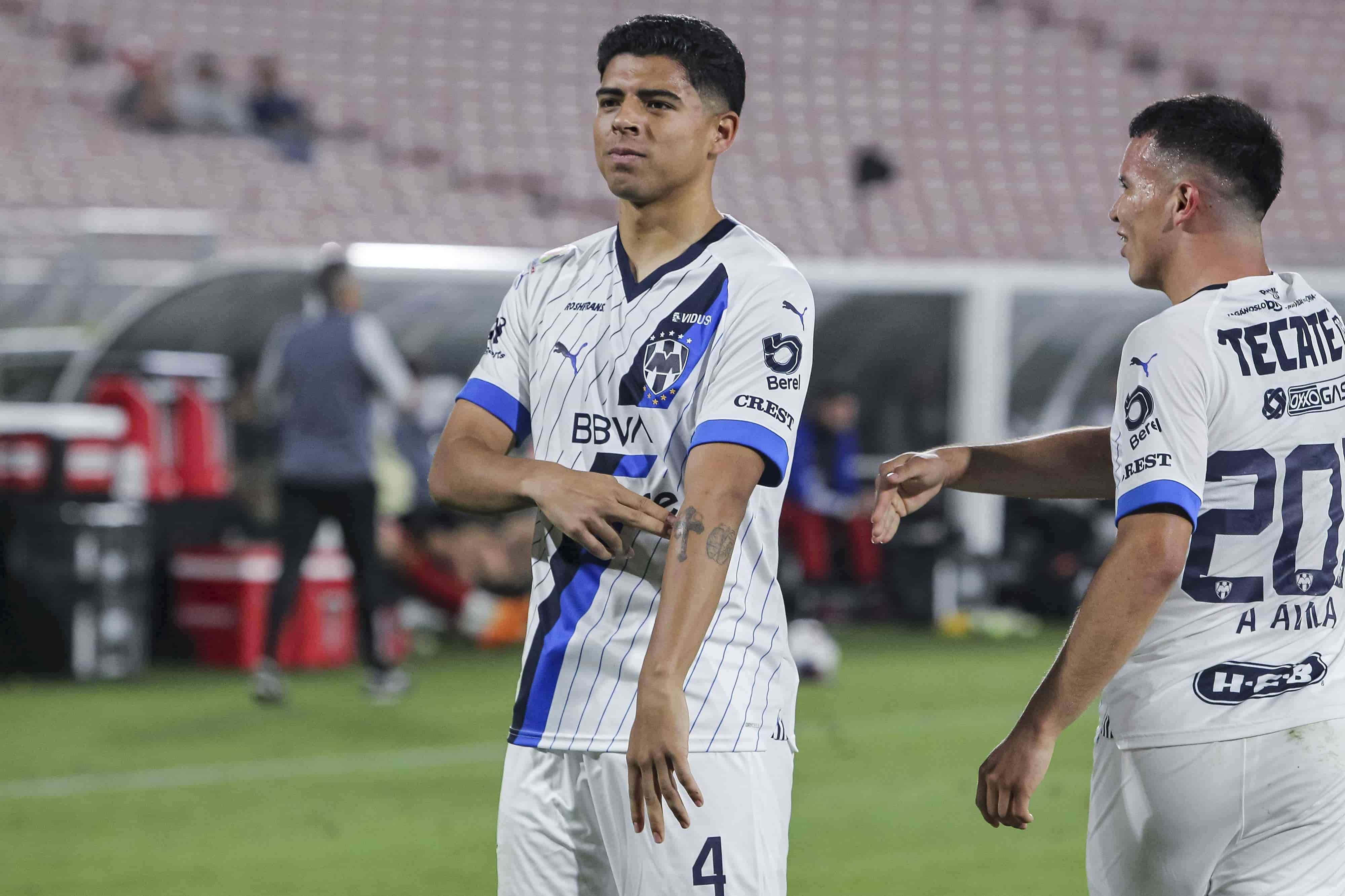 Víctor Guzmán anota pero termina siendo autogol del equipo rival.