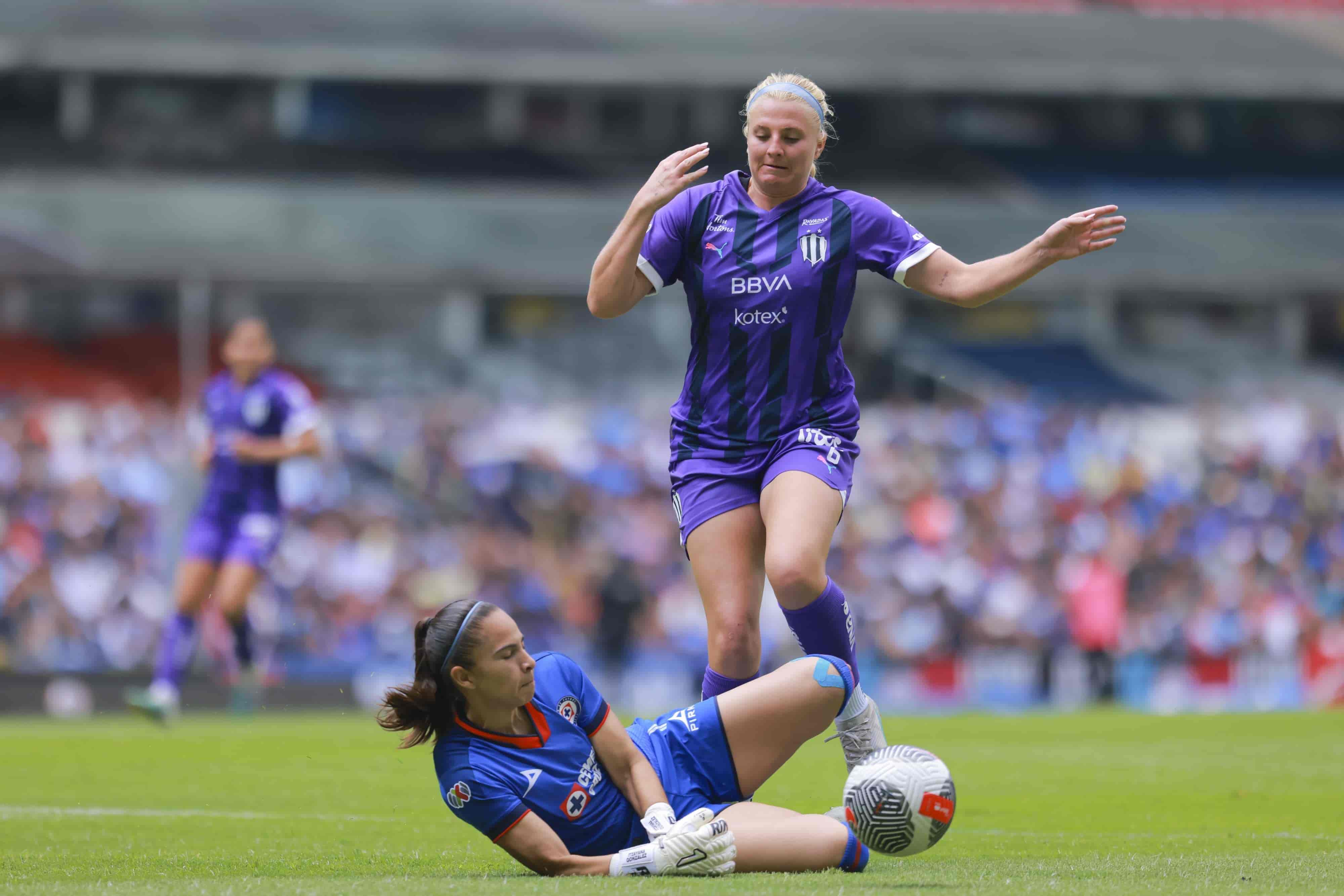 Charlee Giammona hace el 2-0.