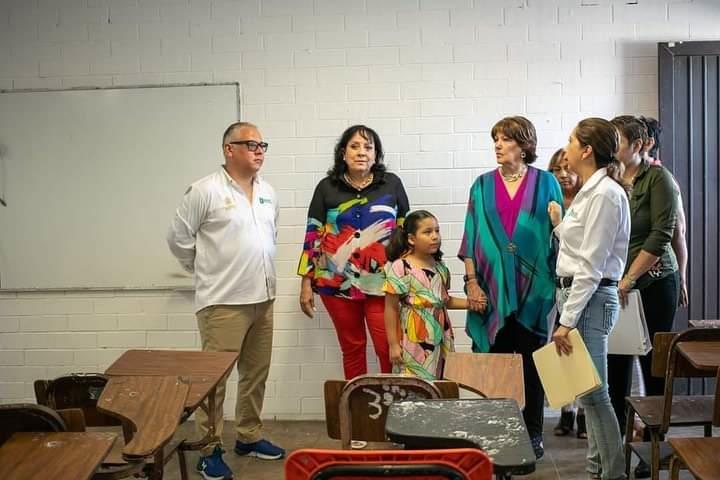 Supervisa escuelas la secretaria de educación