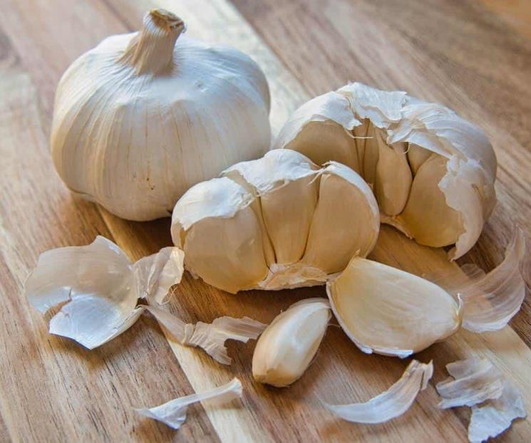 Para qué sirve tomar agua con ajo: estos son los beneficios Para qué sirve tomar agua con ajo: estos son los beneficios