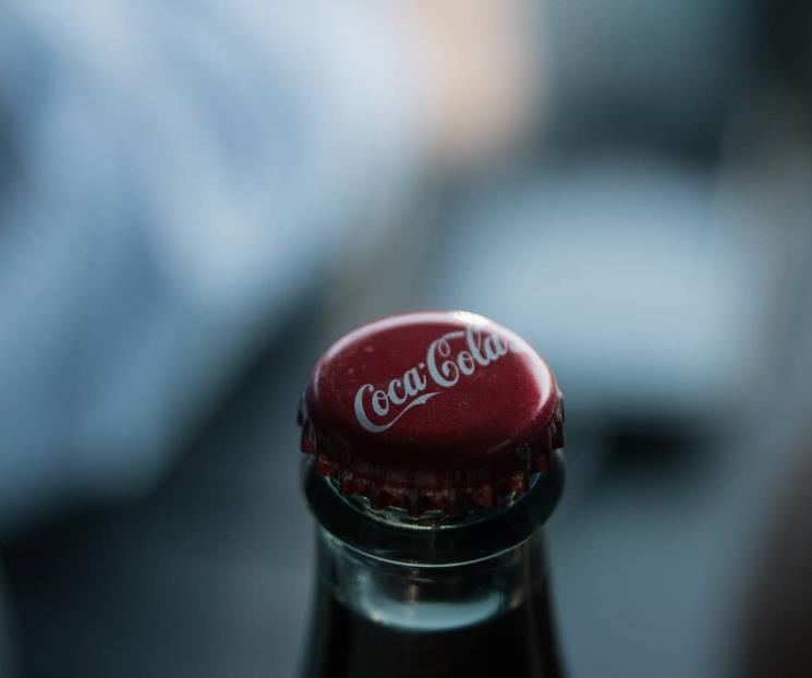 Funciona tomar refresco de cola cuando se baja la presión Funciona tomar refresco de cola cuando se baja la presión