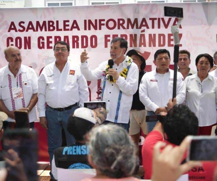 Critica a gobernadores por libros de texto Critica a gobernadores por libros de texto