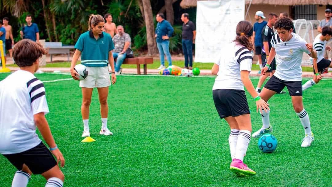 Visita Kenti Robles clínica del Real Madrid