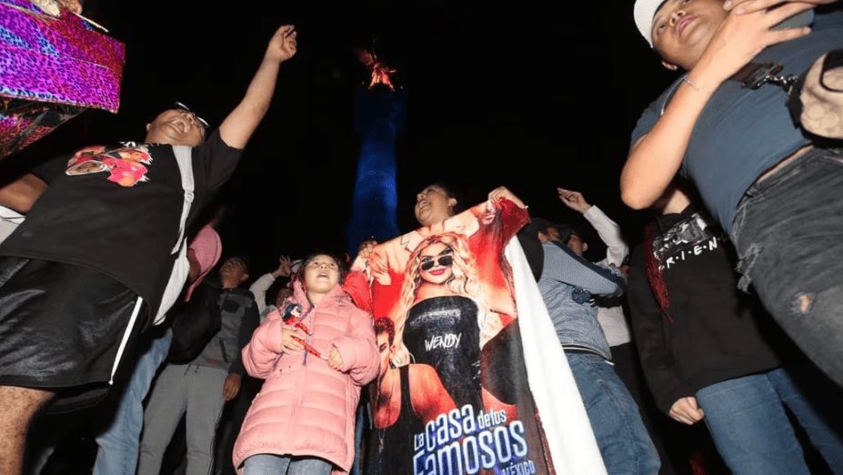 Celebran a Wendy Guevara en Ángel de la Independencia