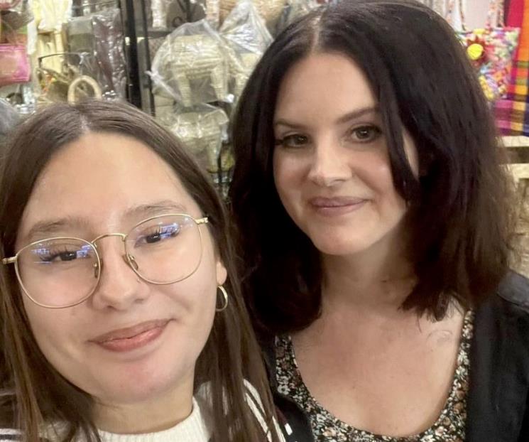 Pasea Lana del Rey por la CDMX Pasea Lana del Rey por la CDMX